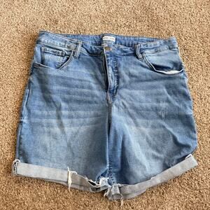 Ava & Viv Jean Shorts Distressed Cuffed Plus Size 20W Light Wash